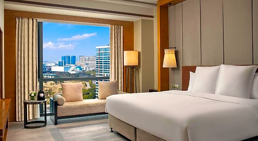 Pullman Haining