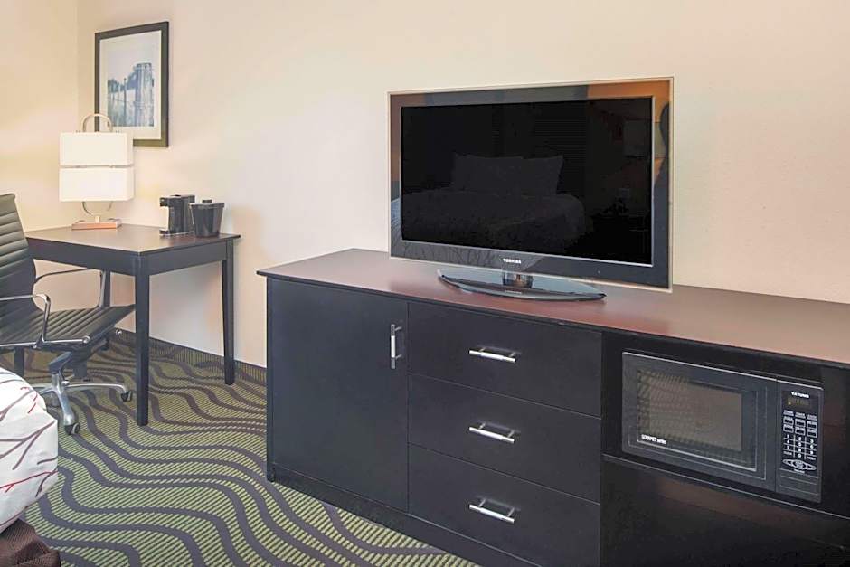 La Quinta Inn by Wyndham Calhoun South I-75