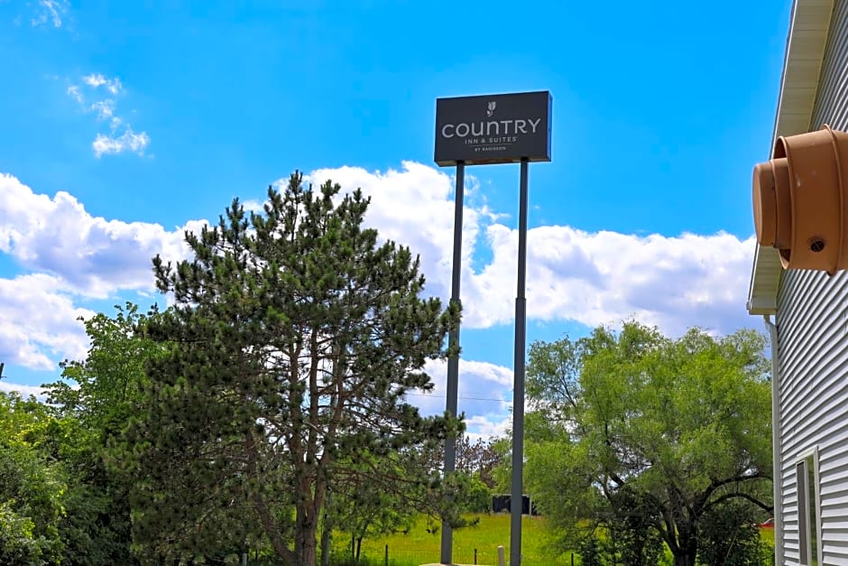 Country Inn & Suites by Radisson, Sparta, WI