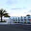 Bateau Bay Hotel