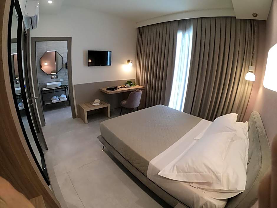 10 Catalani Rooms