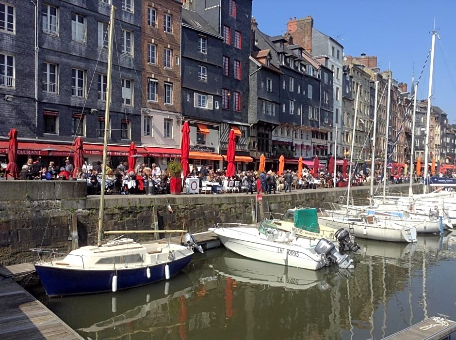 Lamaison du phare honfleur chambres d'hotes et jacuzzi privé
