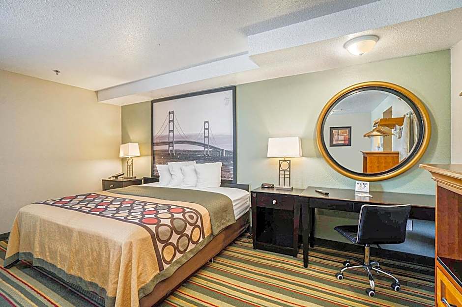 Super 8 by Wyndham Mt. Pleasant