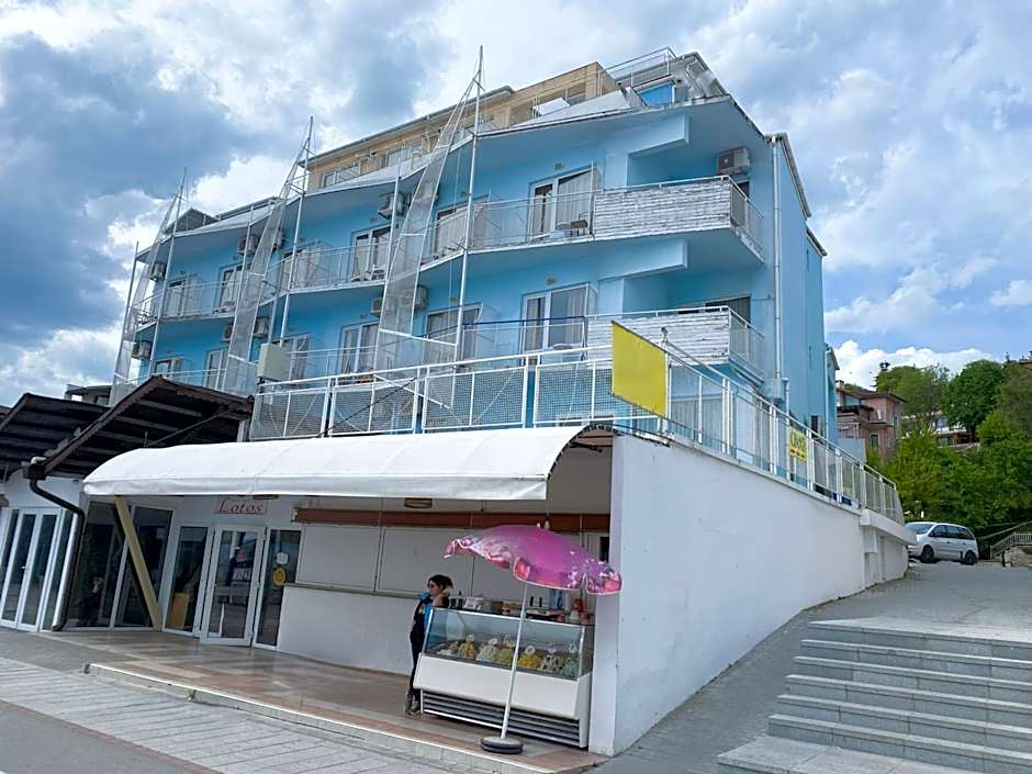 Lotos Hotel