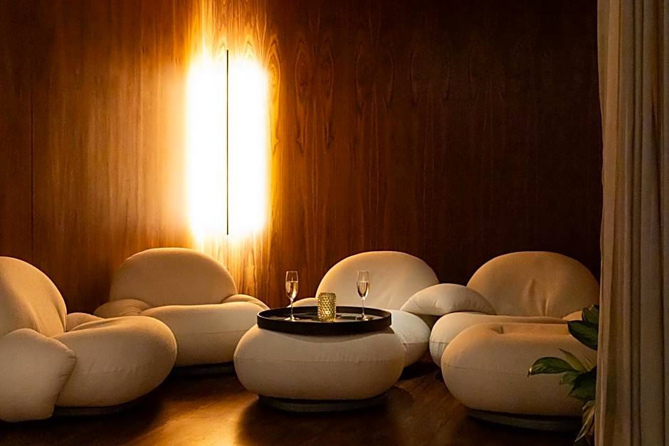 Iceland Parliament Hotel, Curio Collection by Hilton