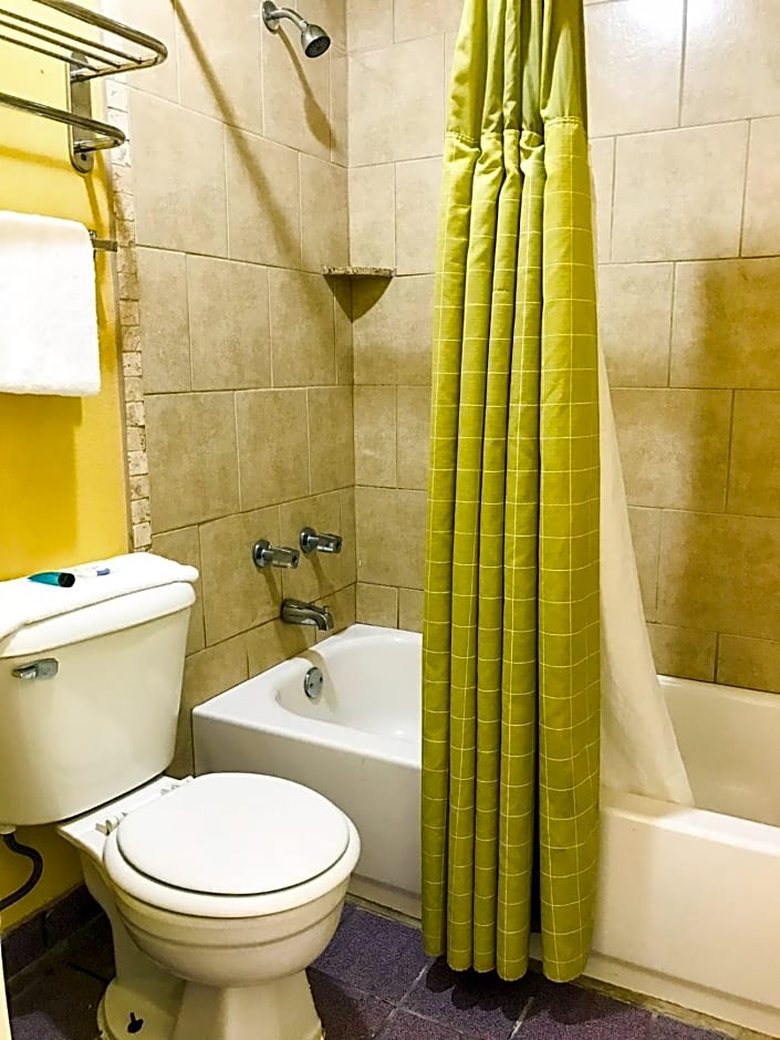 Americas Best Value Inn Yukon