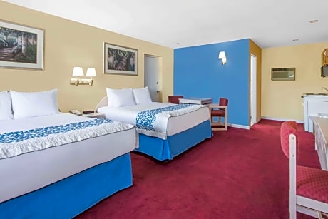 1 King Bed Deluxe Room Non-Smoking