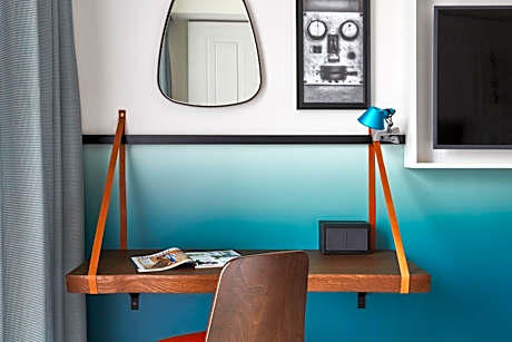 Queen Room - Non-Smoking