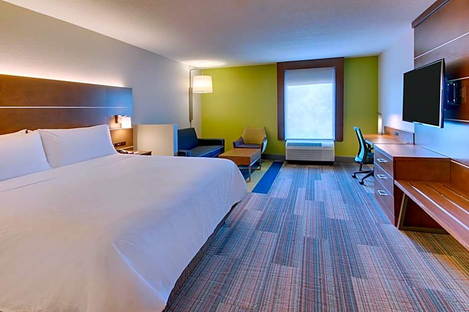 Holiday Inn Express & Suites Atlanta Perimeter Mall Hotel By IHG