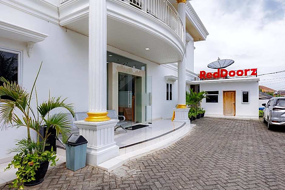 RedDoorz Syariah near Transmart Lampung