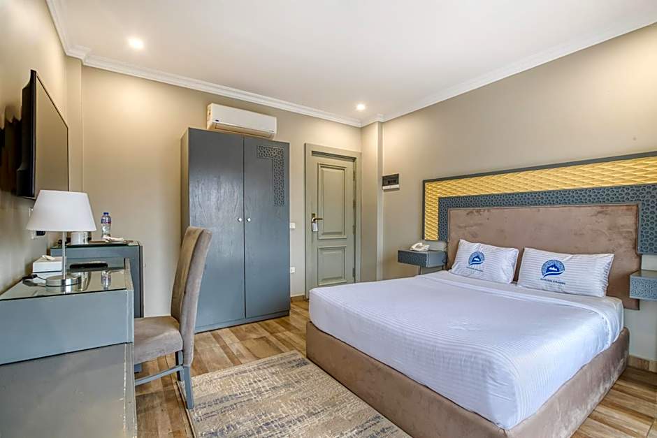 Mamlouk Pyramids Hotel