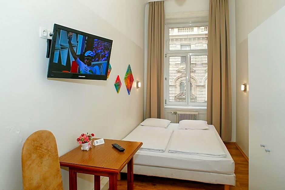 Timeout City Hotel, 5 min to city center, Self Check In