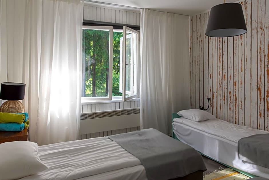 Tuba järveäärses puhkemajas - Saarjärve Puhkemaja