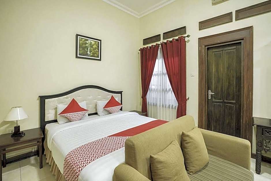 Ndalem Maharani Guest House