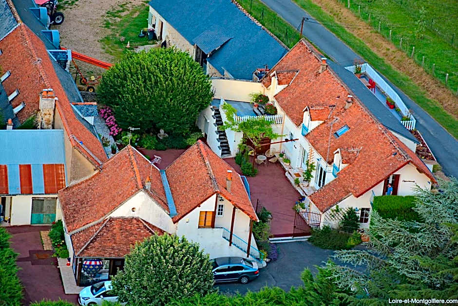 Guest House "Près des Montgolfières"