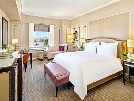Fairmont Gold Riverview King Room