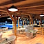 16 Lakes Hotel