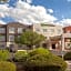  Holiday Inn Express & Suites