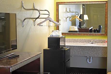 King Room - Non-Smoking