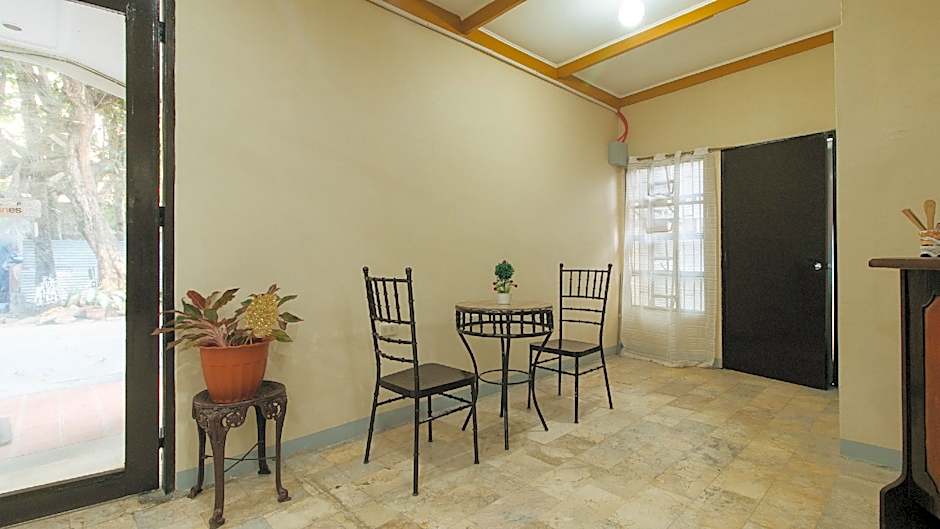 RedDoorz @ The V'Jour Hotel Angeles