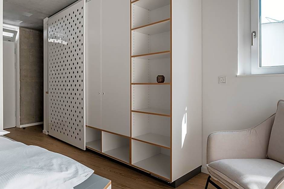 CLOUD N°7 STUDIOS