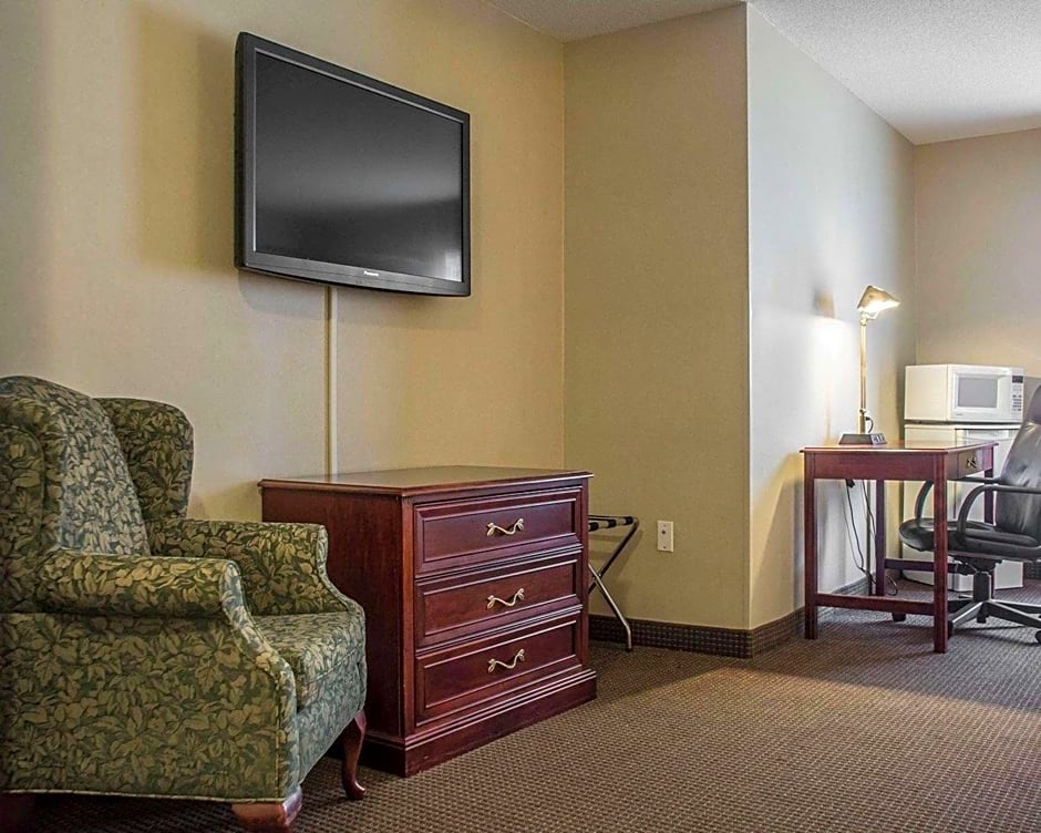 Quality Hotel & Suites Woodstock