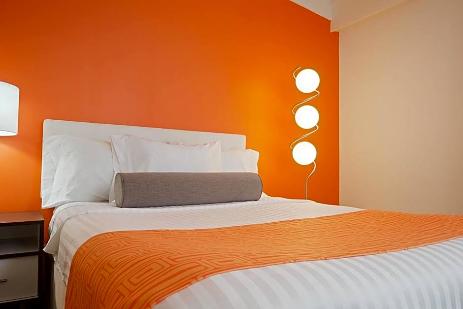 Howard Johnson Hotel by Wyndham Toms River