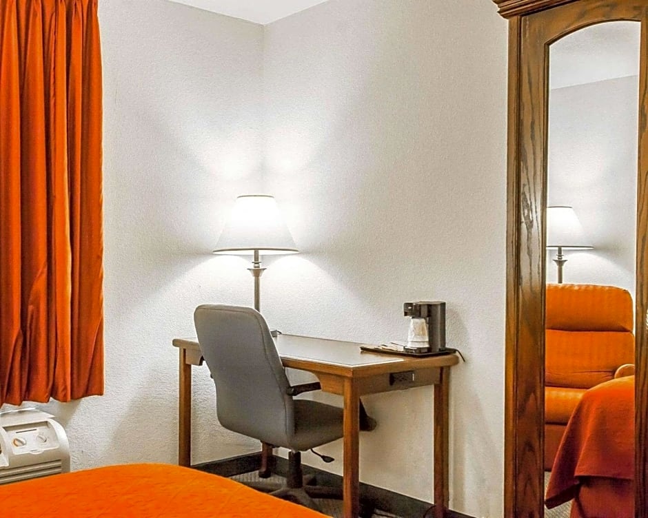 Quality Inn & Suites North Springfield