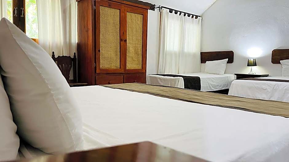 Hotel B&B by Playa del Karma