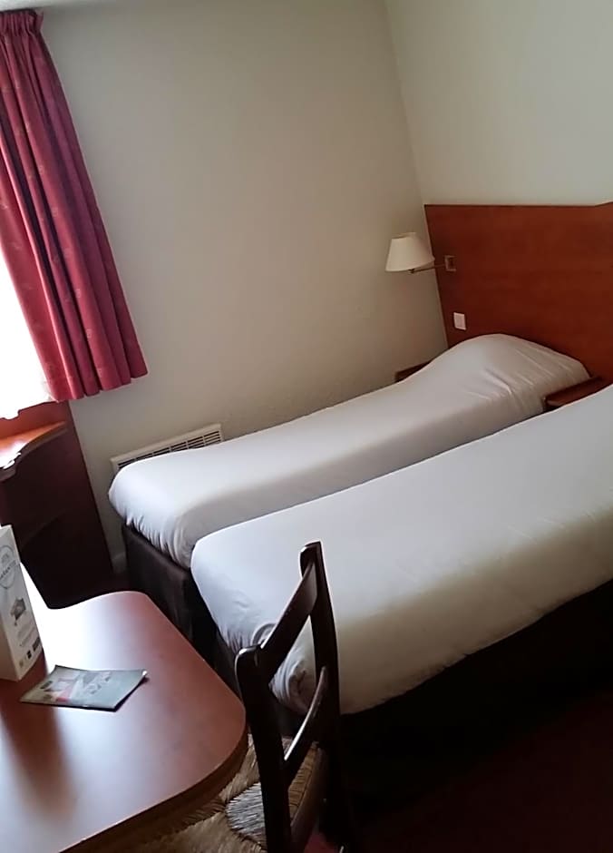 Kyriad Chantilly Hotel