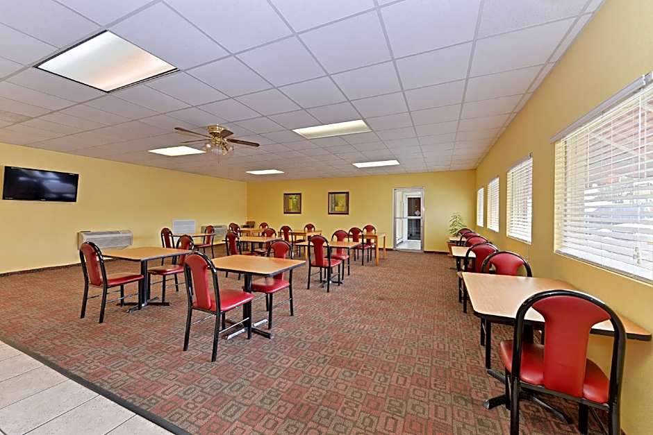 Americas Best Value Inn Tulsa at I-44