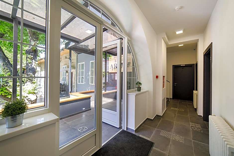 Arhiv Boutique House