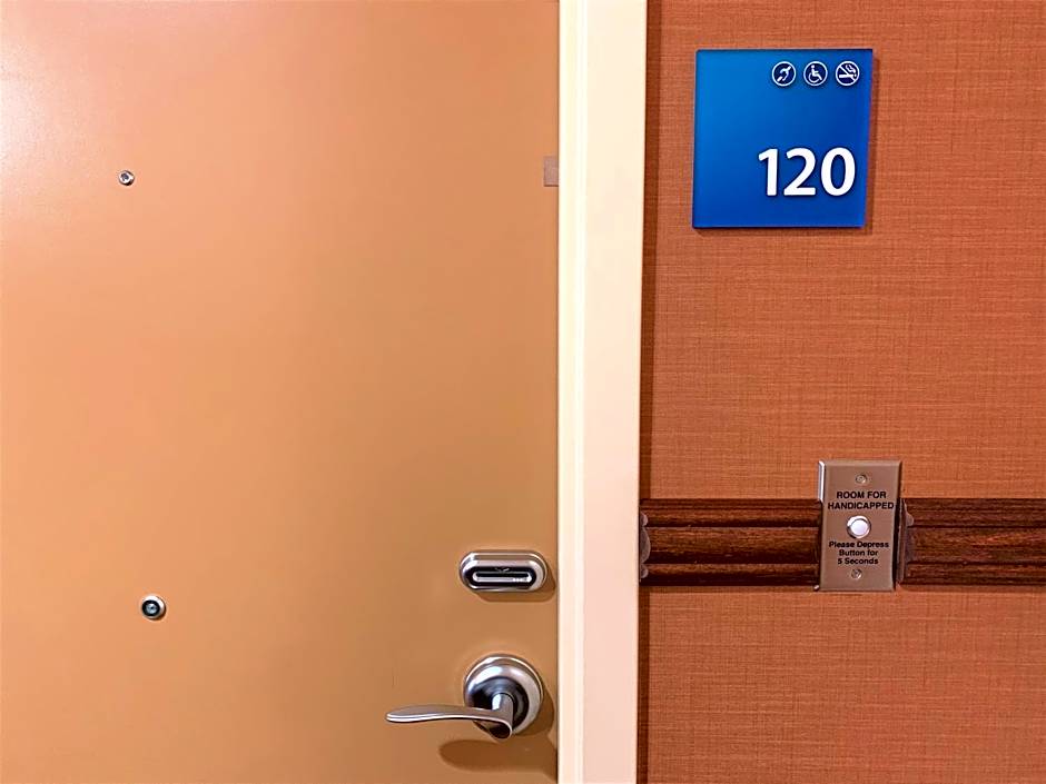 Holiday Inn Express & Suites Fresno Northwest-Herndon By IHG