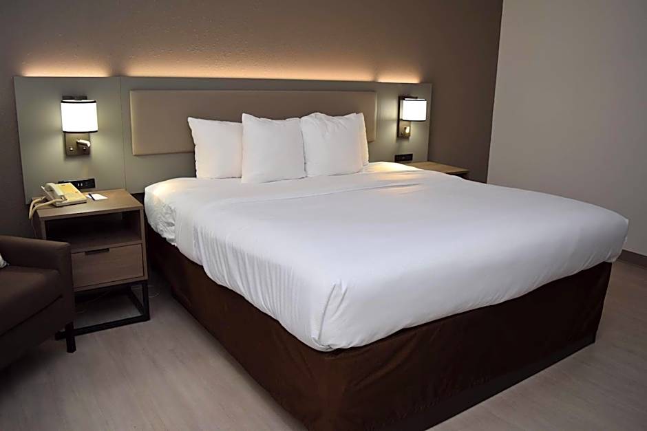 Comfort Inn & Suites Syracuse-Carrier Circle