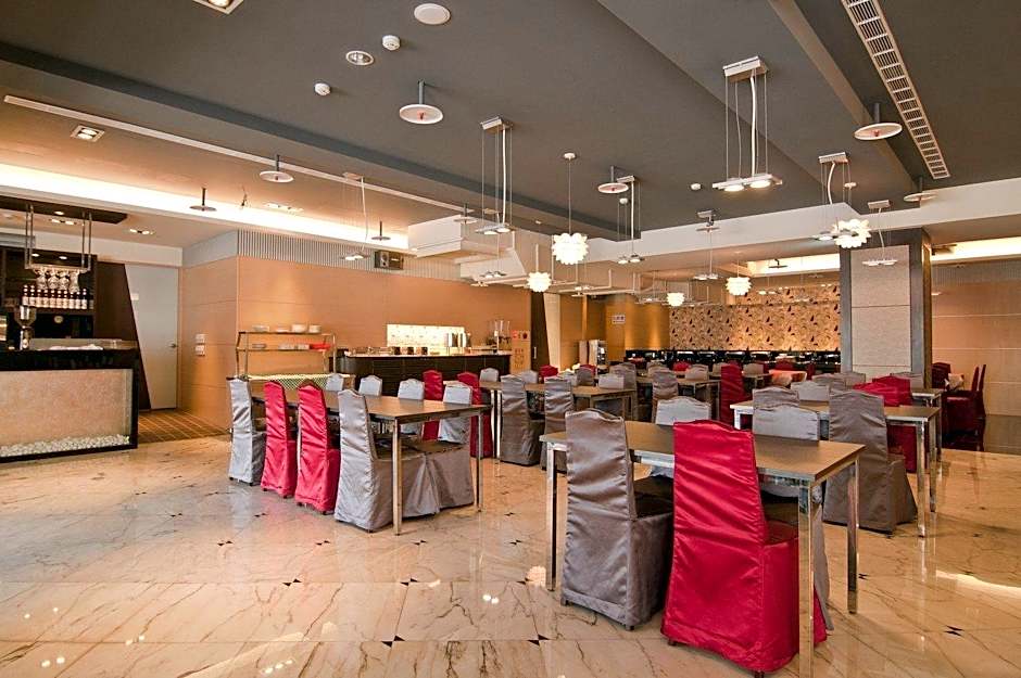 Ever Delightful Business Hotel