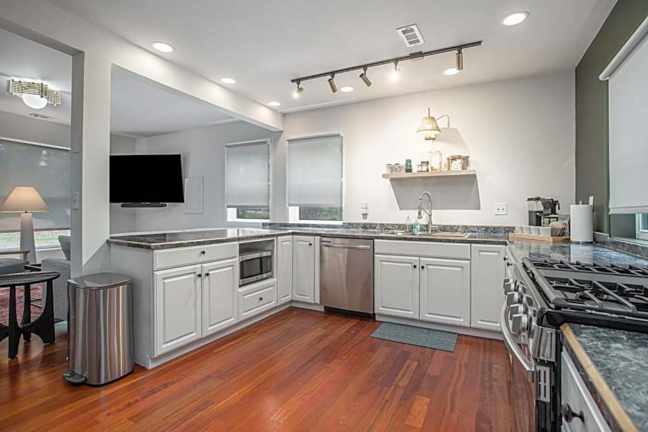 The Neighborhood Hotel Grand Beach