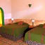 Hotel Medio Mundo