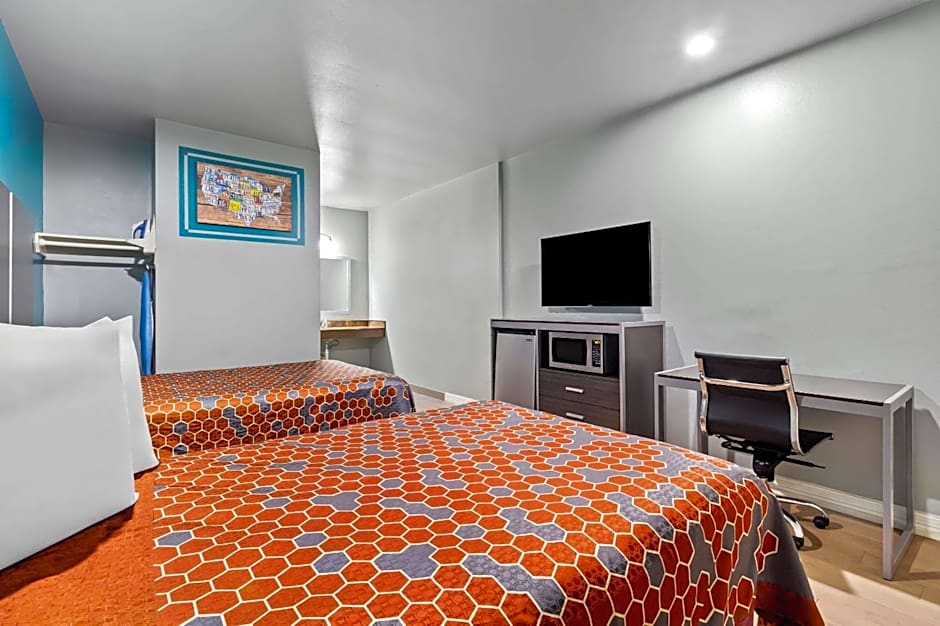 Econo Lodge Inn & Suites Channelview - Houston East