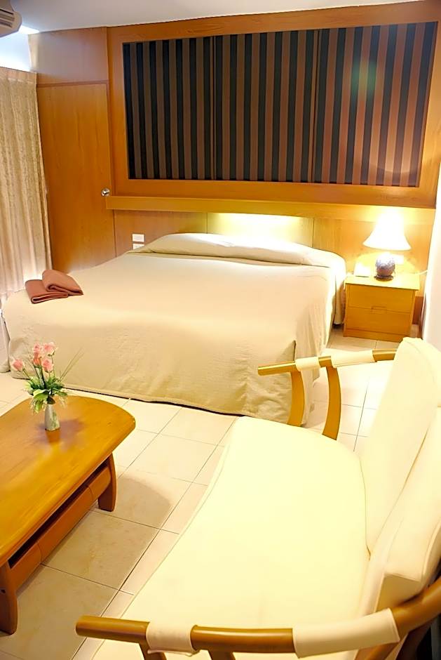 Diamond City Place Hotel