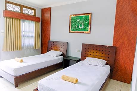 Standard Twin With AC