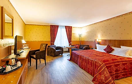 Superior Double Room with Sofa