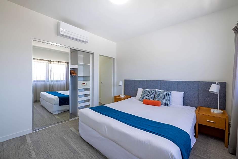 Foto 1 di 8 di Efficiency 2 King Beds Suite