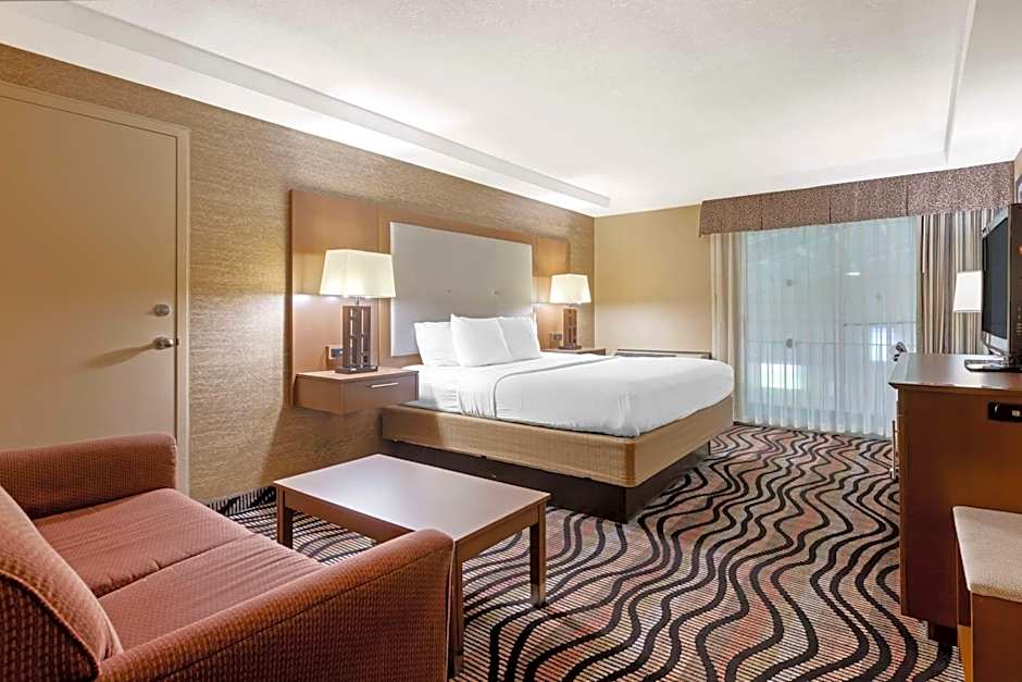 Best Western Summit Inn