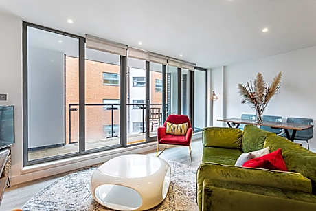 Duplex Two-Bed Apartment Near Tower Bridge