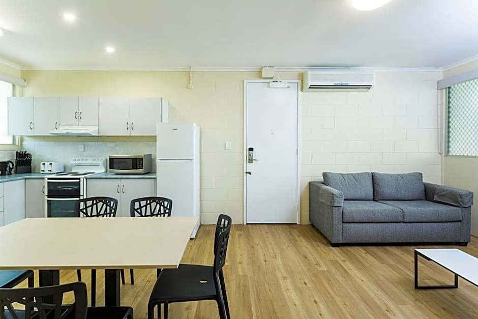 Nightcap at Edge Hill Tavern