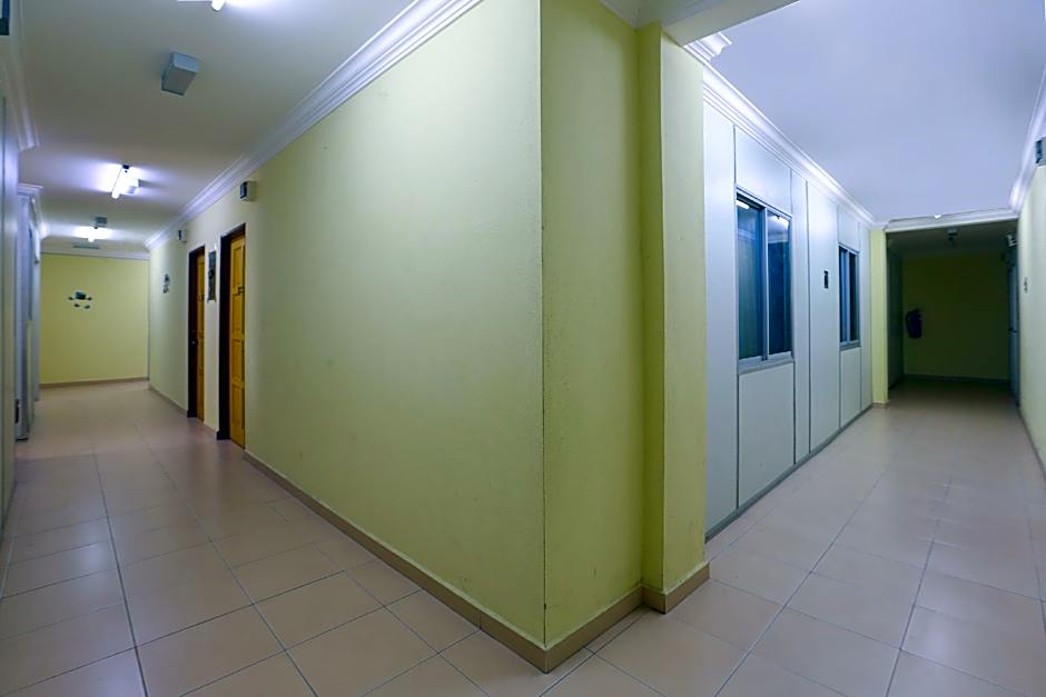 SPOT ON 89857 Azra Inn (Rumah Tumpangan)