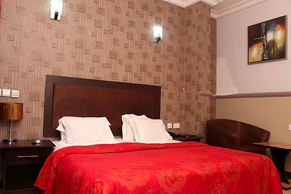 Photo 1 of 2 of 1 King Bed