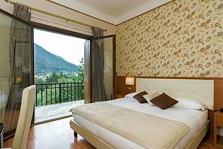 Superior Double or Twin Room with Terrace