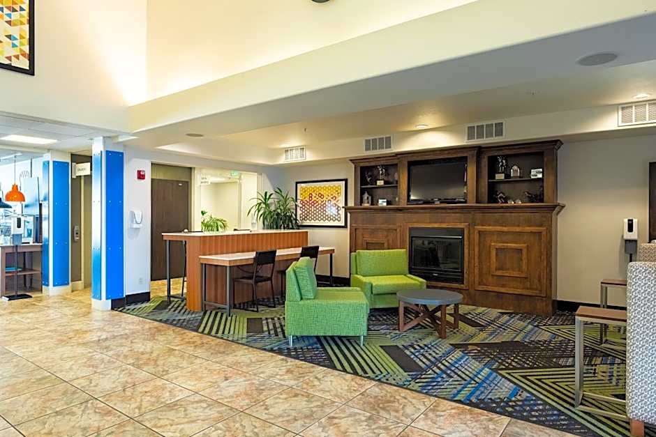 Holiday Inn Express Hotel & Suites Evanston By IHG