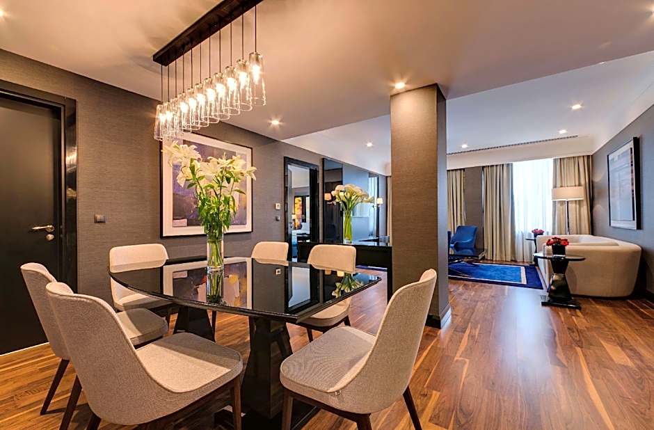 Photo 1 of 9 of Suite
